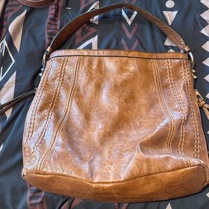 Leather purse w/short strap